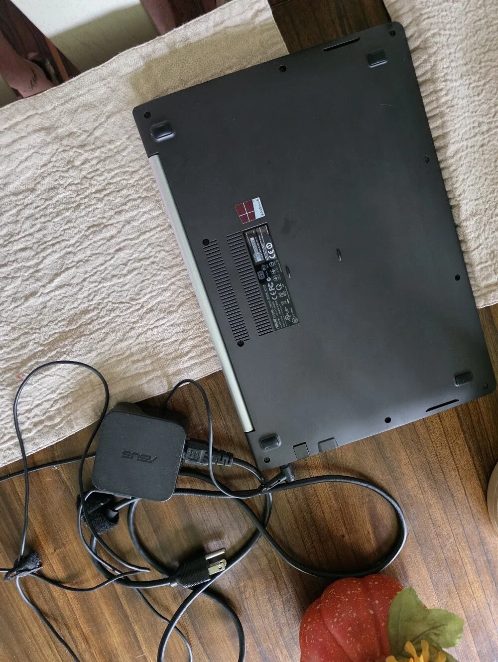 ​ASUS S400C Touchscreen Ultrabook/Laptop with Charger – Excellent Very Light Use